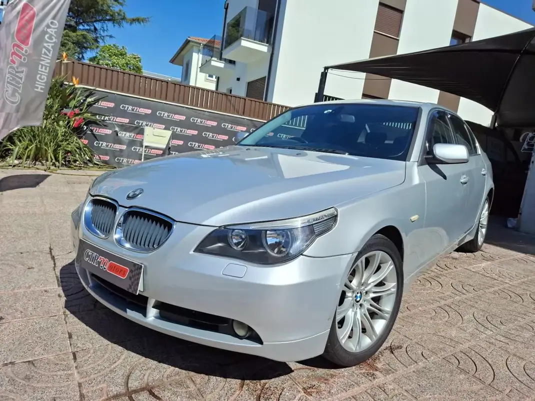 BMW 525 2004 - 5000 EUR, 293913 km - AUTO.MOTO.pt - 293913km - foto 1 de 26