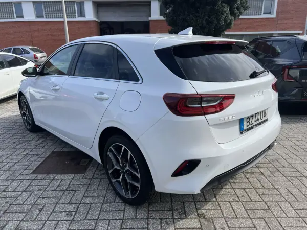 Kia Ceed 2025 - 23900 EUR, 10 km - AUTO.MOTO.pt - 10km - foto 4 de 20