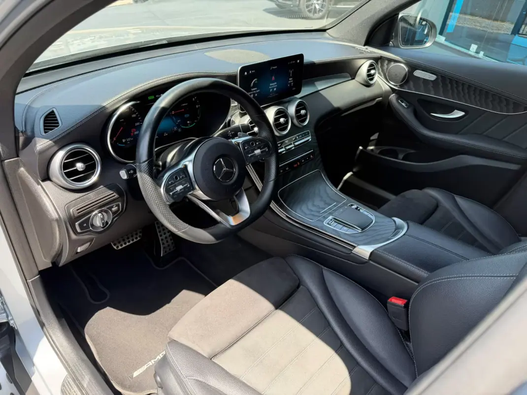 Mercedes-Benz GLC 300 2021 - 49900 EUR, 78000 km - 78000km - foto 7 de 15