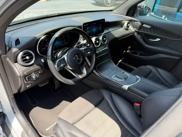 Mercedes-Benz GLC 300 2021 - 49900 EUR, 78000 km - AUTO.MOTO.pt - 78000km - foto 7 de 15
