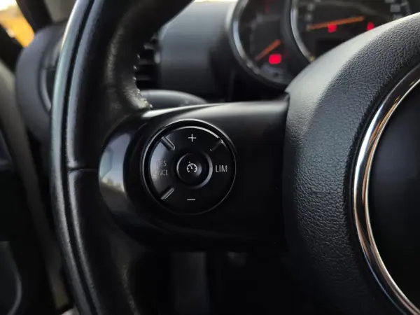 MINI Clubman 2018 - 15990 EUR, 184000 km - AUTO.MOTO.pt - 184000km - foto 21 de 42
