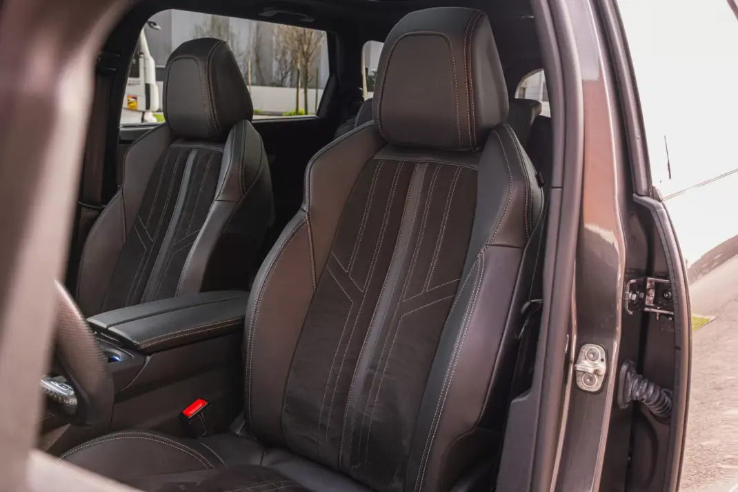 Peugeot 5008 2021 - 24000 EUR, 128300 km - AUTO.MOTO.pt - 128300km - foto 20 de 23