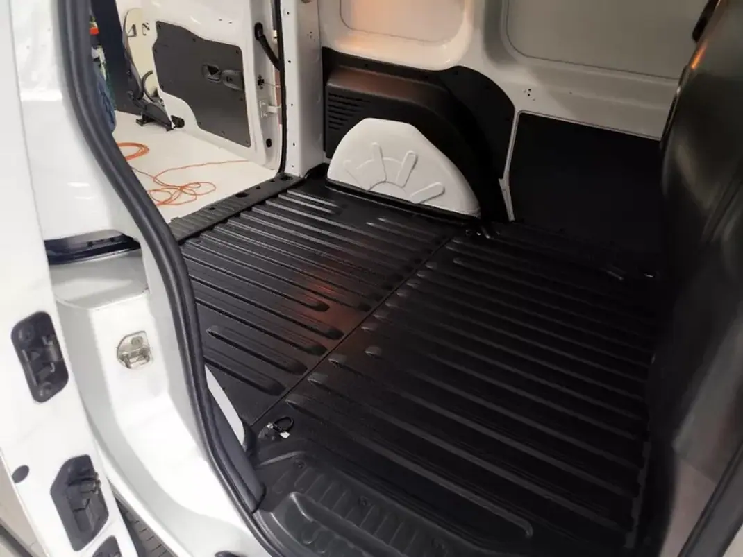 Renault Kangoo 1.5 Dci 3 Lug. Iva dedutivel 2021 - 12780 EUR, 157000 km - AUTO.MOTO.pt - 157000km - foto 13 de 19