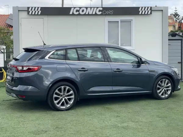 Renault Mégane Sport Tourer 2016 - 10750 EUR, 143000 km - AUTO.MOTO.pt - 143000km - foto 3 de 37