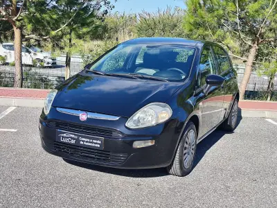 Fiat Punto Evo 2011 - 6480 EUR, 148000 km - AUTO.MOTO.pt - 148000km - foto 2 de 38