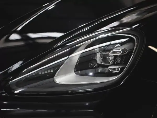 Porsche Cayenne 2018 - 57990 EUR, 119000 km - AUTO.MOTO.pt - 119000km - foto 9 de 24