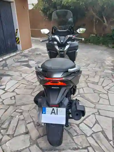 Honda Forza 2021 - 4600 EUR, 8400 km - AUTO.MOTO.pt - 8400km - foto 6 de 10