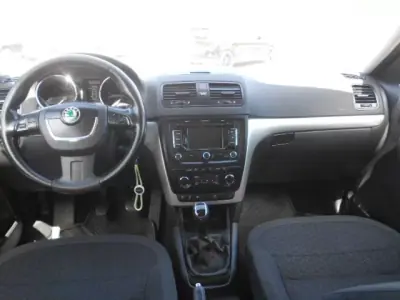 Skoda Yeti 2011 - 8900 EUR, 190307 km - AUTO.MOTO.pt - 190307km - foto 8 de 11