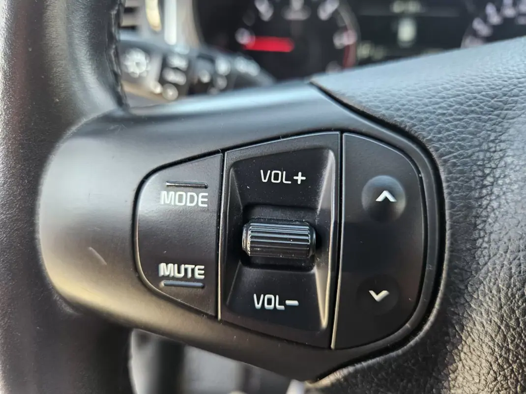 Kia Carens 2018 - 17700 EUR, 104900 km - 104900km - foto 44 de 52