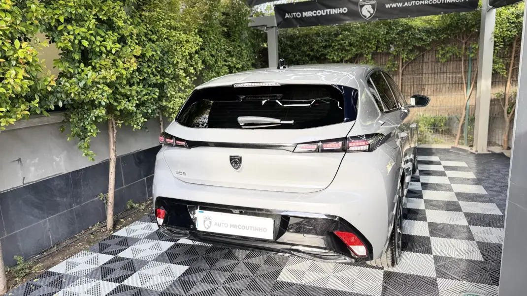 Peugeot 308 2025 - 24500 EUR, 7700 km - AUTO.MOTO.pt - 7700km - foto 20 de 21