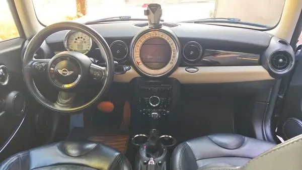 MINI Cooper 2013 - 9500 EUR, 187994 km - AUTO.MOTO.pt - 187994km - foto 9 de 15