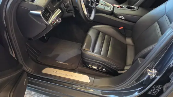 Porsche Panamera 2016 - 62500 EUR, 186989 km - AUTO.MOTO.pt - 186989km - foto 44 de 69