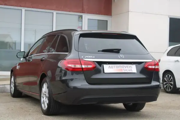 Mercedes-Benz C 200 2020 - 22990 EUR, 173000 km - AUTO.MOTO.pt - 173000km - foto 11 de 33