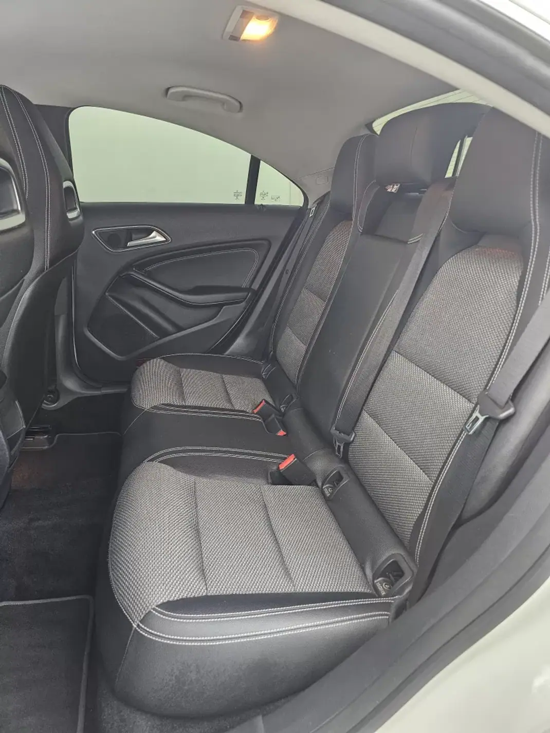 Mercedes-Benz CLA 180 2015 - 14000 EUR, 205367 km - 205367km - foto 43 de 51