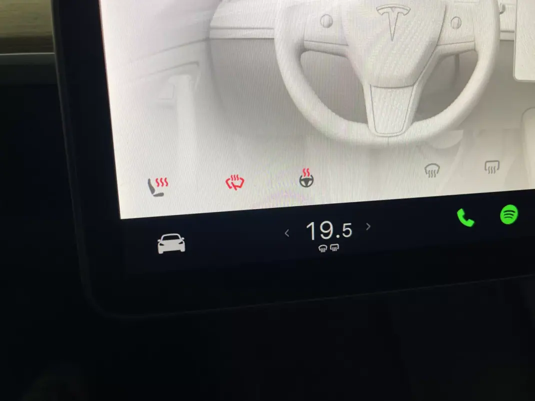 Tesla Model 3 2022 - 29700 EUR, 49000 km - AUTO.MOTO.pt - 49000km - foto 26 de 43