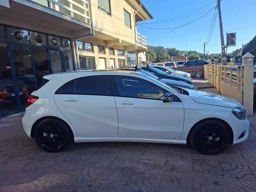 Mercedes-Benz A 200 2014 - 15900 EUR, 212000 km - 212000km - foto 6 de 32