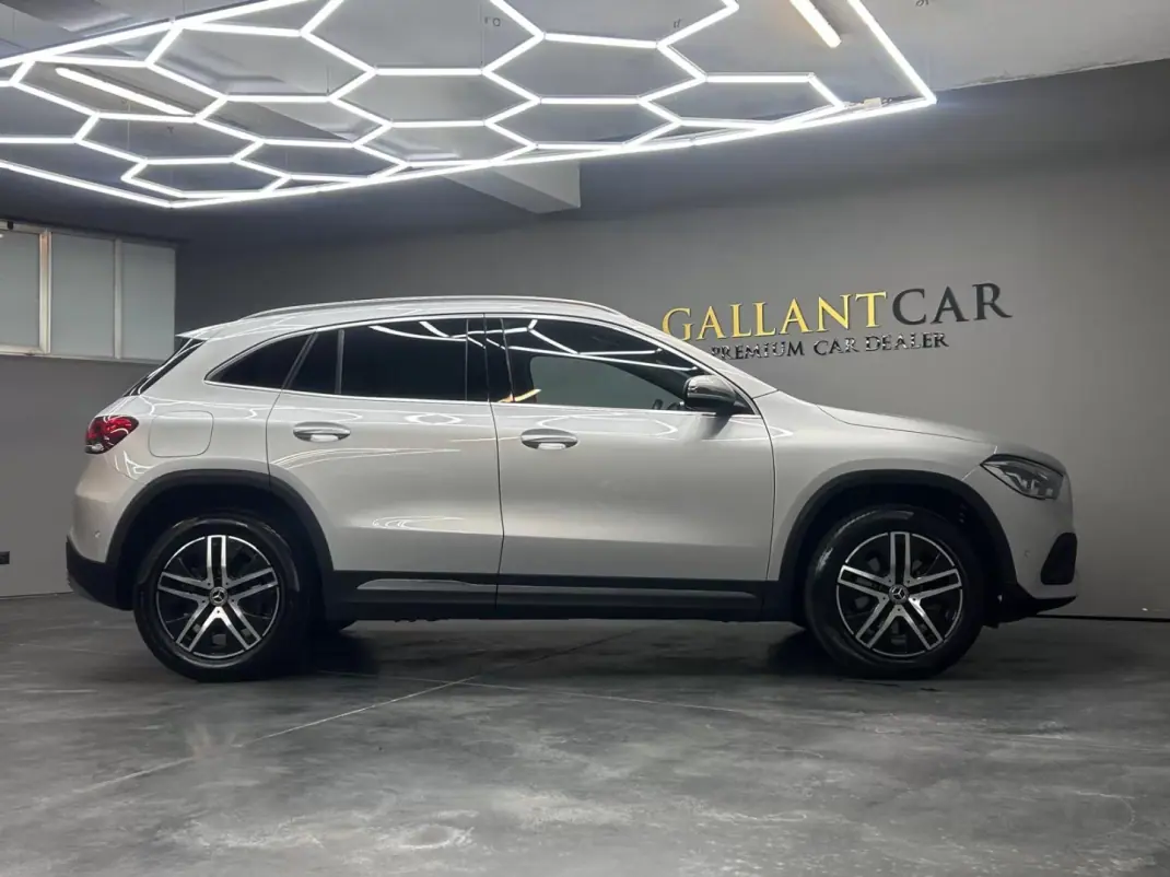 Mercedes-Benz GLA 250 2022 - 31400 EUR, 142300 km - 142300km - foto 2 de 12
