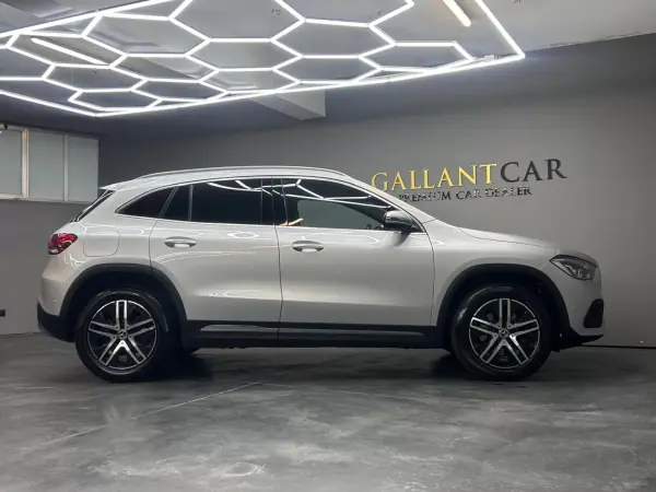 Mercedes-Benz GLA 250 navi sport 2022 Híbrido (Gasolina)
