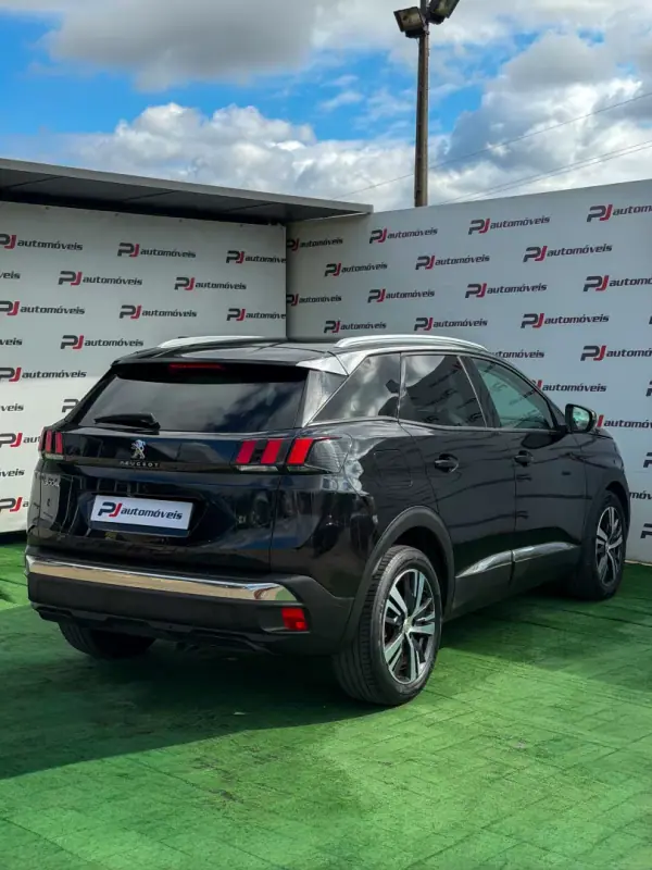 Peugeot 3008 2017 - 18500 EUR, 83995 km - AUTO.MOTO.pt - 83995km - foto 8 de 28