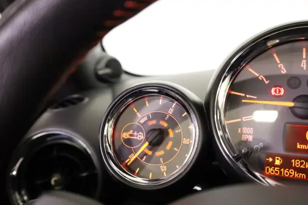MINI John Cooper Works 2015 - 22950 EUR, 65169 km - AUTO.MOTO.pt - 65169km - foto 28 de 50