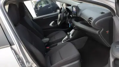 Toyota Yaris 2024 - 22350 EUR, 35000 km - AUTO.MOTO.pt - 35000km - foto 12 de 31