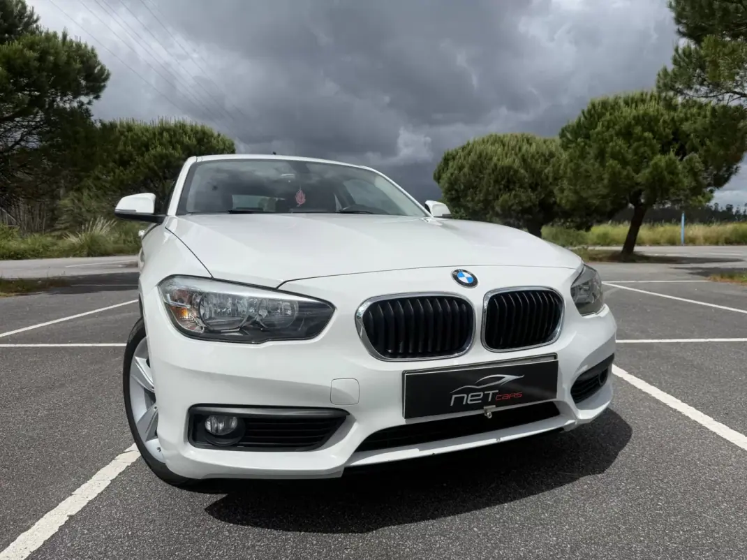 BMW 116 2015 - 11950 EUR, 266000 km - AUTO.MOTO.pt - 266000km - foto 1 de 11