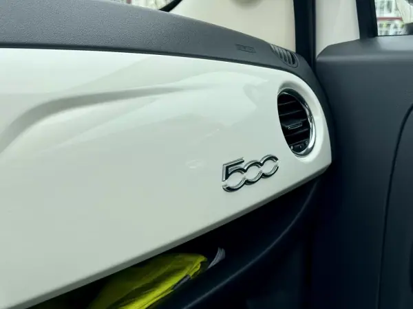 Fiat 500 2015 - 10950 EUR, 39226 km - 39226km - foto 18 de 21