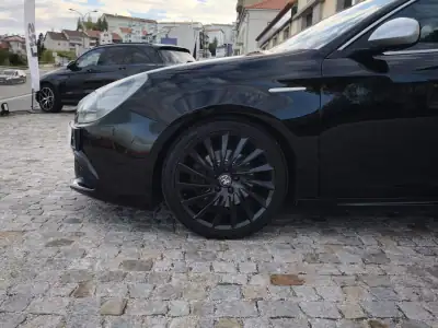 Alfa Romeo Giulietta 2011 - 8490 EUR, 155565 km - AUTO.MOTO.pt - 155565km - foto 7 de 19