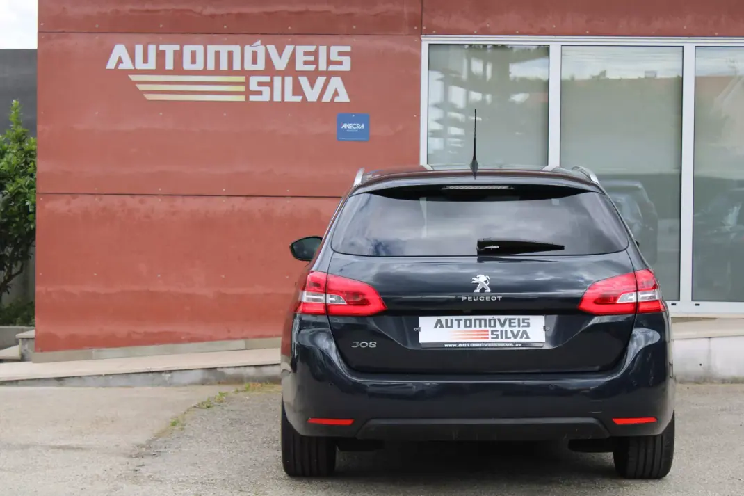 Peugeot 308 SW 2020 - 14990 EUR, 130000 km - AUTO.MOTO.pt - 130000km - foto 8 de 25