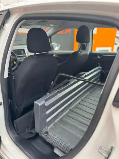 Peugeot 208 VAN 1.6 HDi Premium 2017 - 11750 EUR, 95494 km - AUTO.MOTO.pt - 95494km - foto 15 de 15