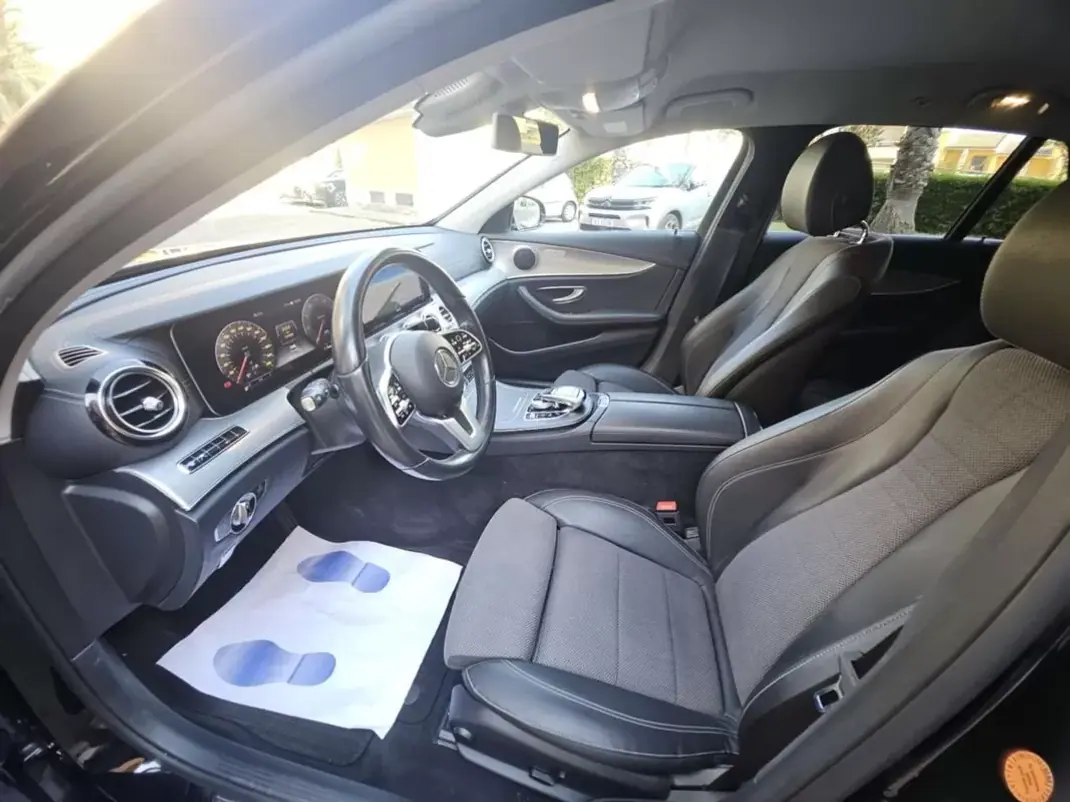 Mercedes-Benz E 300 2020 - 29980 EUR, 140000 km - AUTO.MOTO.pt - 140000km - foto 5 de 20