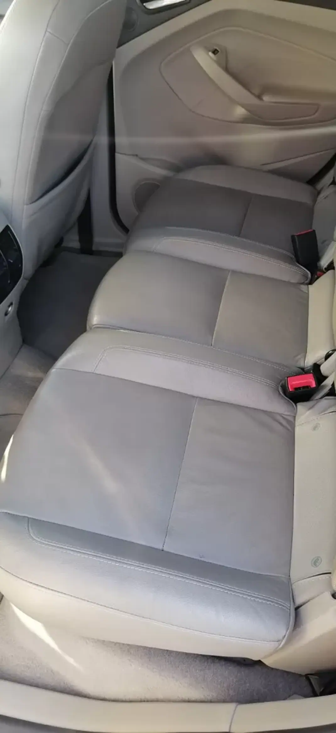 Ford C-Max 2012 - 11600 EUR, 170350 km - AUTO.MOTO.pt - 170350km - foto 4 de 15