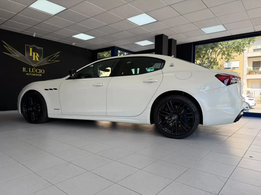 Maserati Ghibli 2021 - 62500 EUR, 45000 km - 45000km - foto 19 de 51
