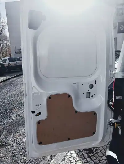 Ford Transit Courier 2020 - 10990 EUR, 129167 km - AUTO.MOTO.pt - 129167km - foto 23 de 52