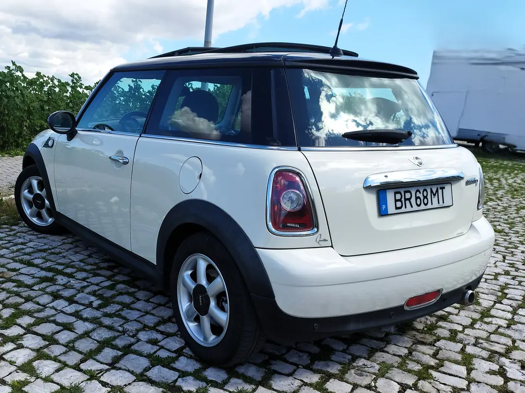 MINI Cooper 2009 - 5950 EUR, 230000 km - AUTO.MOTO.pt - 230000km - foto 5 de 15
