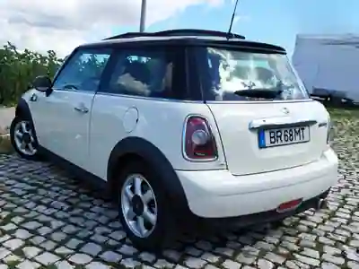 MINI Cooper 2009 - 5950 EUR, 230000 km - AUTO.MOTO.pt - 230000km - foto 5 de 15