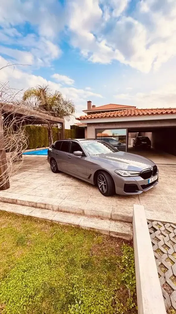 BMW 530e 2021 - 36900 EUR, 118296 km - AUTO.MOTO.pt - 118296km - foto 14 de 31