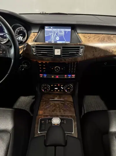 Mercedes-Benz CLS 350 2011 - 22900 EUR, 83484 km - 83484km - foto 21 de 36