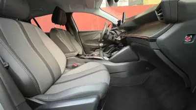 Peugeot 208 2023 - 14900 EUR, 13500 km - AUTO.MOTO.pt - 13500km - foto 11 de 12