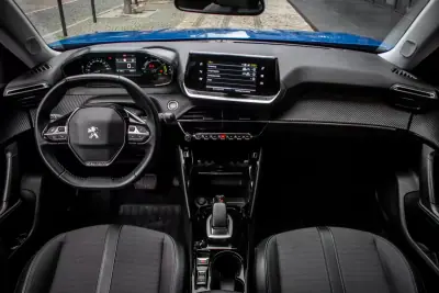 Peugeot e-2008 2021 - 20850 EUR, 60050 km - AUTO.MOTO.pt - 60050km - foto 37 de 44