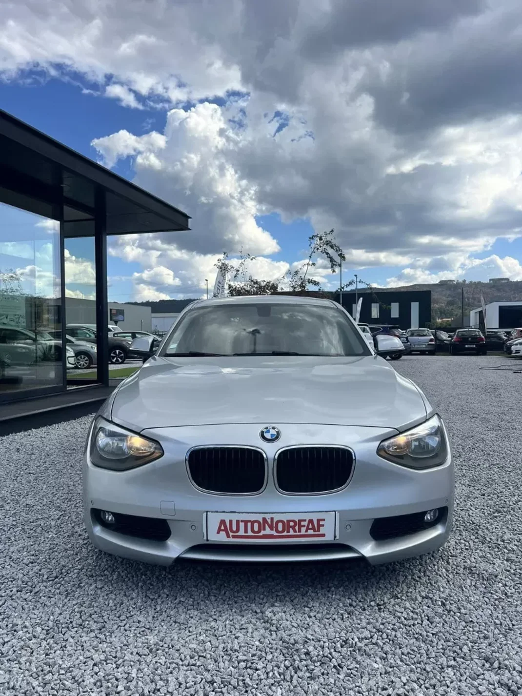 BMW 116 2015 - 12500 EUR, 282236 km - AUTO.MOTO.pt - 282236km - foto 2 de 9