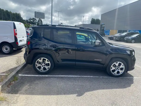 Jeep Renegade 2019 - 12500 EUR, 160212 km - AUTO.MOTO.pt - 160212km - foto 2 de 2