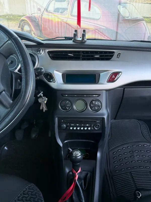 Citroën C3 2010 - 5600 EUR, 176020 km - AUTO.MOTO.pt - 176020km - foto 5 de 12