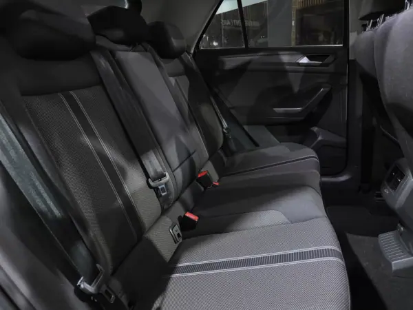 Volkswagen T-Roc 2019 - 21900 EUR, 134194 km - AUTO.MOTO.pt - 134194km - foto 10 de 27