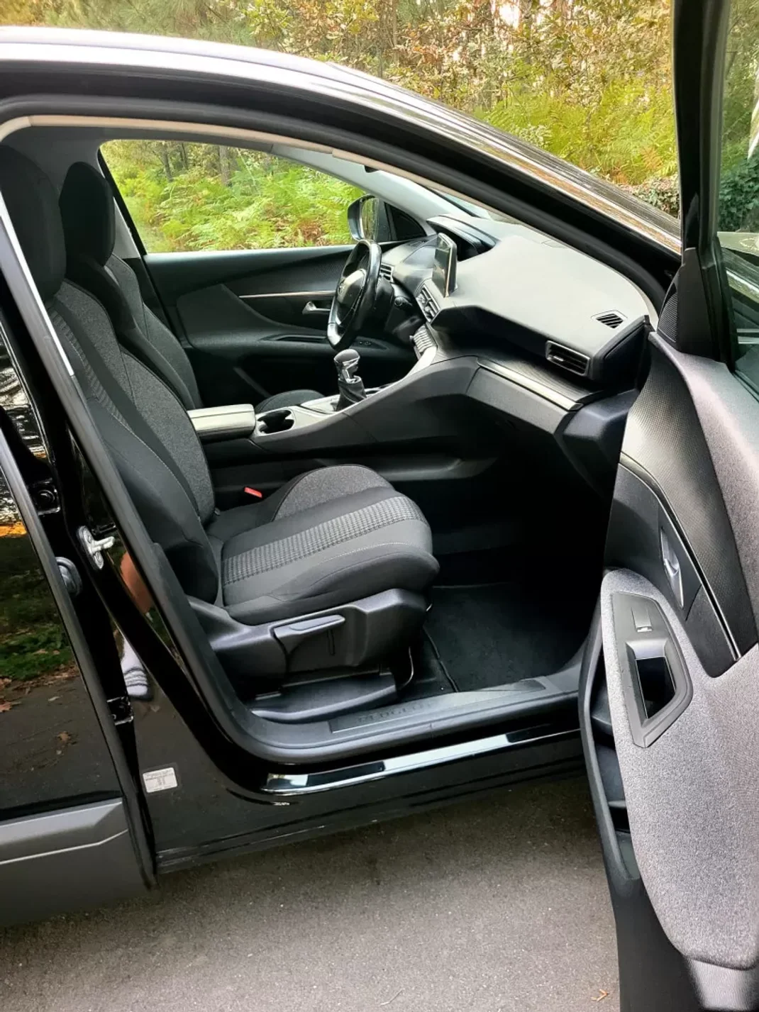 Peugeot 3008 2017 - 16990 EUR, 161440 km - AUTO.MOTO.pt - 161440km - foto 19 de 23