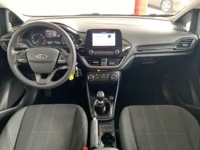 Ford Fiesta 2018 - 12500 EUR, 180000 km - AUTO.MOTO.pt - 180000km - foto 9 de 16
