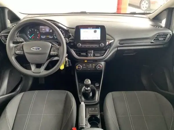 Ford Fiesta 2018 - 12500 EUR, 180000 km - AUTO.MOTO.pt - 180000km - foto 9 de 16