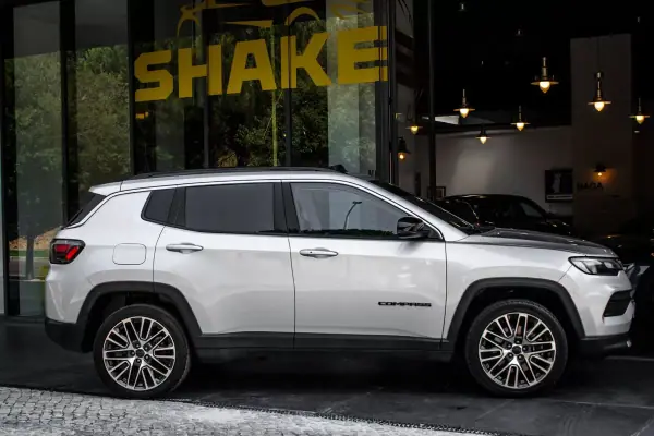 Jeep Compass 2023 - 25490 EUR, 87819 km - AUTO.MOTO.pt - 87819km - foto 5 de 47