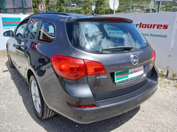 Opel Astra Sports Tourer 2011 - 6750 EUR, 153222 km - AUTO.MOTO.pt - 153222km - foto 12 de 25