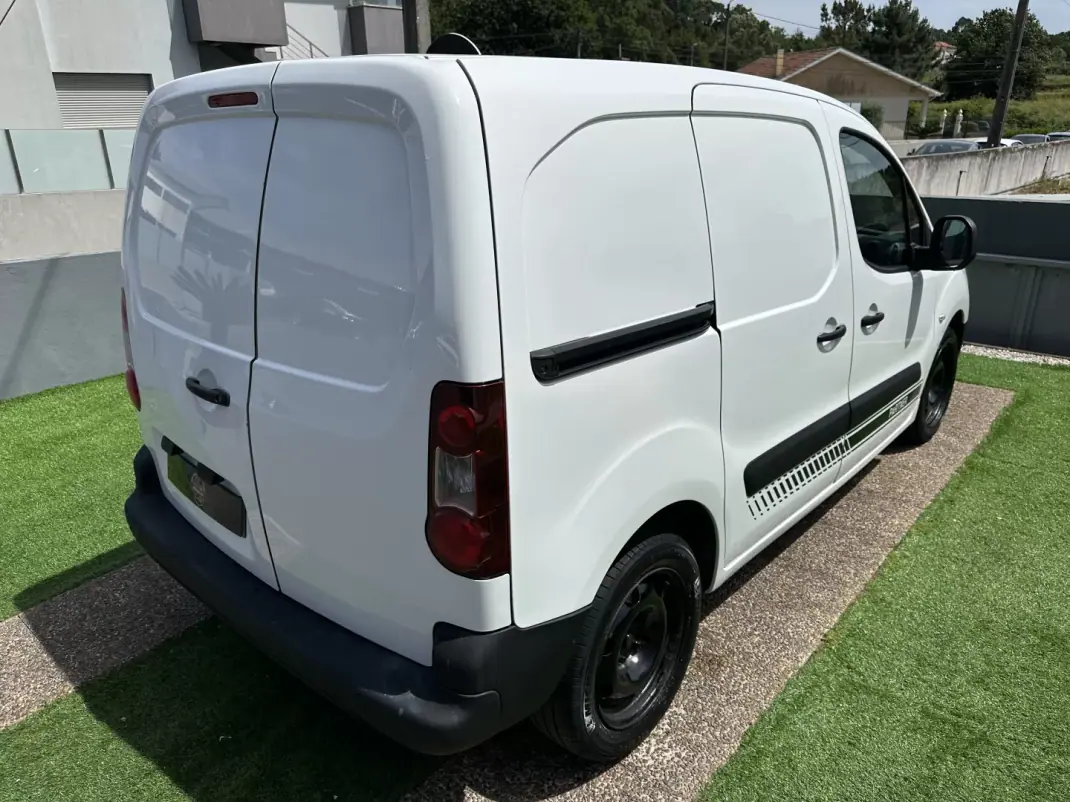 Peugeot PARTNER 1.6 HDI L2 2015 - 6500 EUR, 120000 km - AUTO.MOTO.pt - 120000km - foto 11 de 52